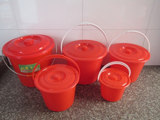 塑料小水桶 配盖 pp彩色水桶 儿童玩具桶 钓鱼桶 手提