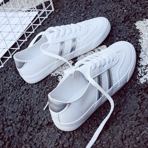 皮面夏季小白鞋