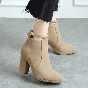 真皮磨砂粗跟尖头高跟靴