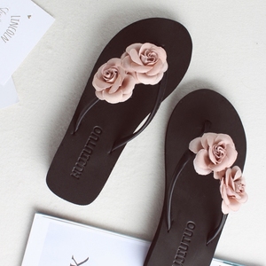 山茶花人字凉拖