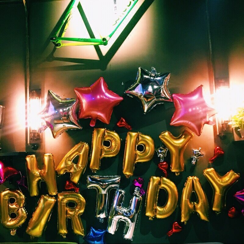 happy birthday 字母 10个乳胶气球生日快乐装饰铝膜气球周岁布置