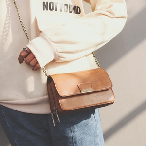 定型复古链条小方包