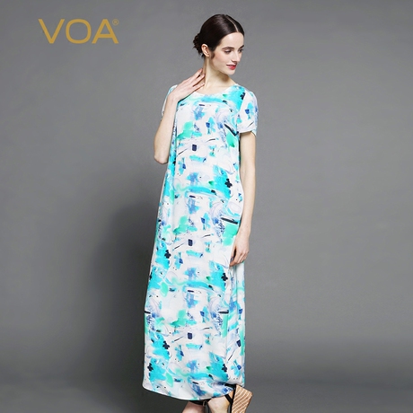 VOA 白底浅蓝直筒长款真丝花色连身裙 简约连衣裙中长款商品大图