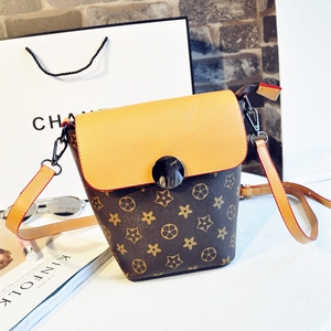 时尚撞色迷你水桶包