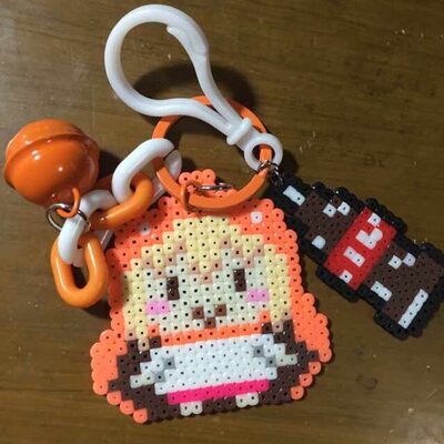(小短腿的手作)干物妹小埋拼豆像素挂件钥匙扣手机扣