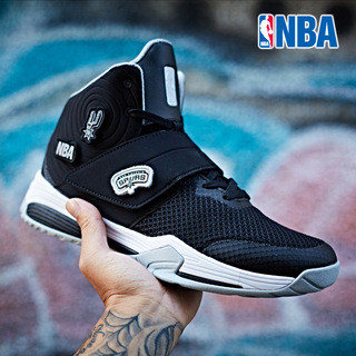 高帮耐磨湖人专业球鞋透气战靴