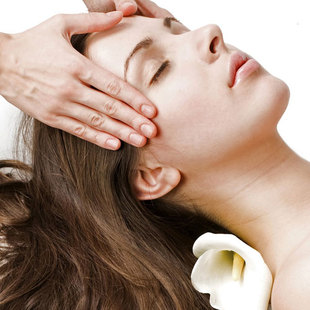 微笑美颜坊贵阳实体护理 去屑止痒护理 次卡 瑶族草本养发