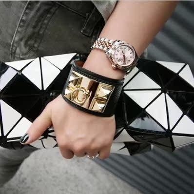 [今日特价] 欧美夸张皮手镯个性宽手环朋克铆钉手链情侣男女街拍款