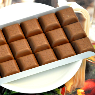 巧克力 lindt瑞士莲巧克力软心排块牛奶巧克力100g18小块 进口巧克力