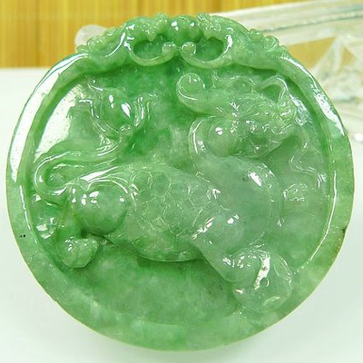 翠玲珑珠宝店 翡翠a货 阳绿精雕招财麒麟吊坠带证书5511