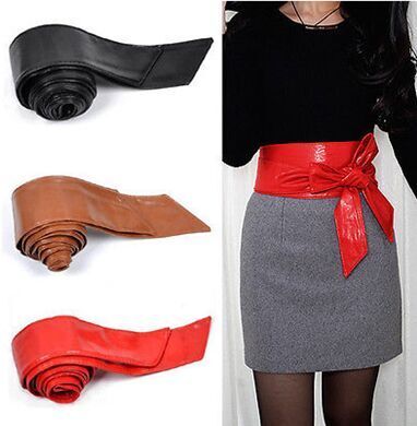 绑腰带蝴蝶结连衣裙