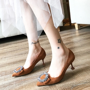 单鞋 韩版优雅甜美风绒面浅口尖头金属扣水钻高跟细跟方脚单鞋 漫漫鱼