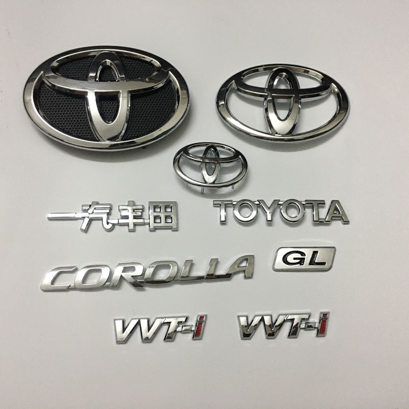 一汽丰田卡罗拉标志 花冠corolla英文标 丰田后尾箱字母后标车标