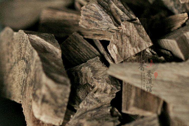 苏拉威西沉水浮天然沉香熏料黑油熏炉料电熏炉料空熏 沉香碎料