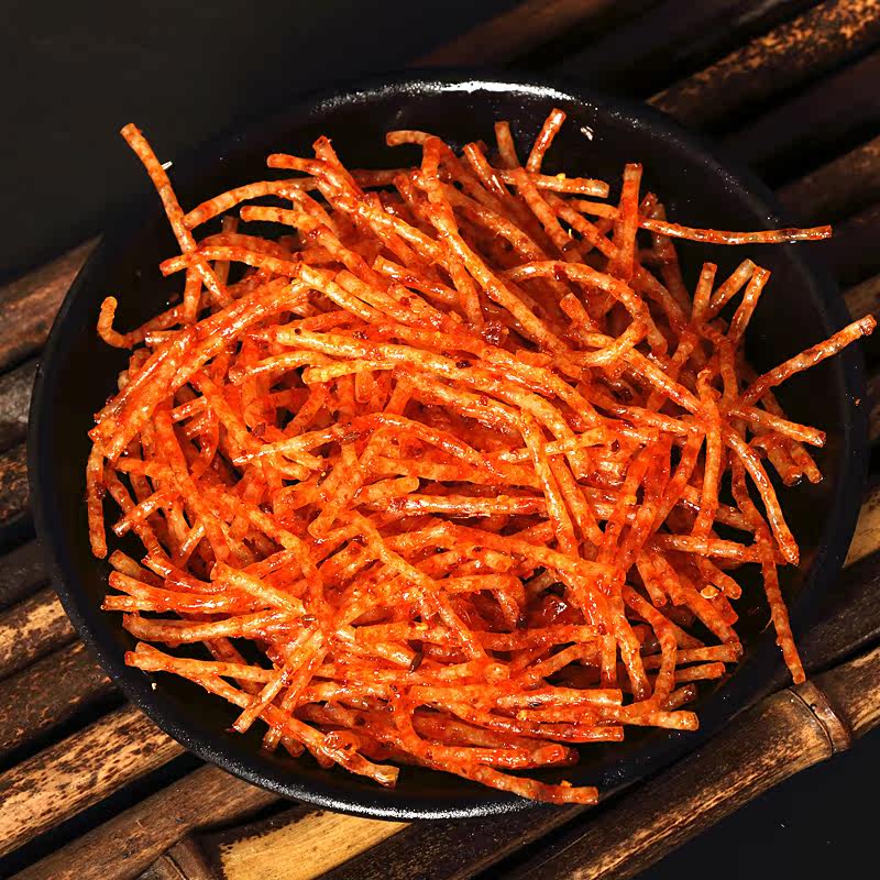 辣条土豆丝80后怀旧经典休闲零食调味面制零食品素食麻辣辣皮辣丝
