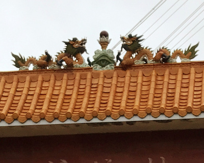 琉璃瓦装饰陶瓷凤水龙凤吉祥寺庙宇屋脊上龙宗祠堂房顶双龙戏珠