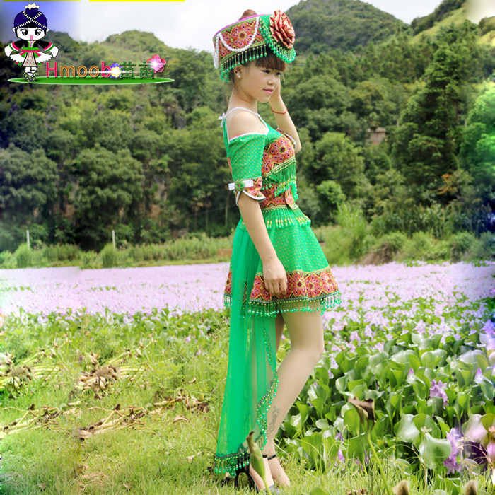 hmoob苗苗时尚安妮短款苗族服装女云南拍照旅游少数民族衣服摄影