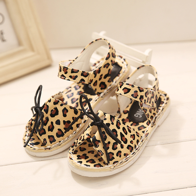 斑点凉鞋