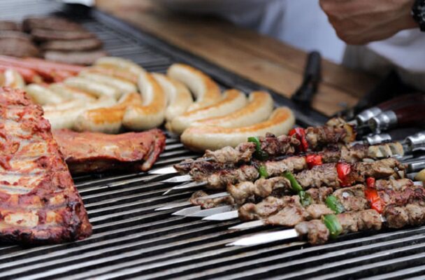户外bbq木炭烧烤炉 庭院野餐大号烤肉架 不锈钢加厚折叠携带 包邮