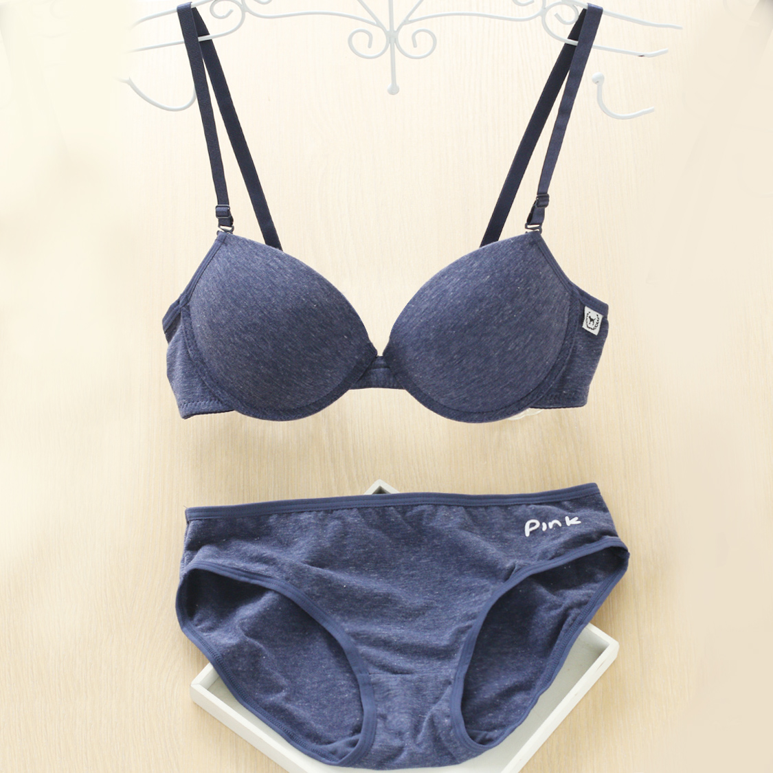 简约流行内衣 韩式少女舒适纯棉纯色中厚时尚性感聚拢文胸套装