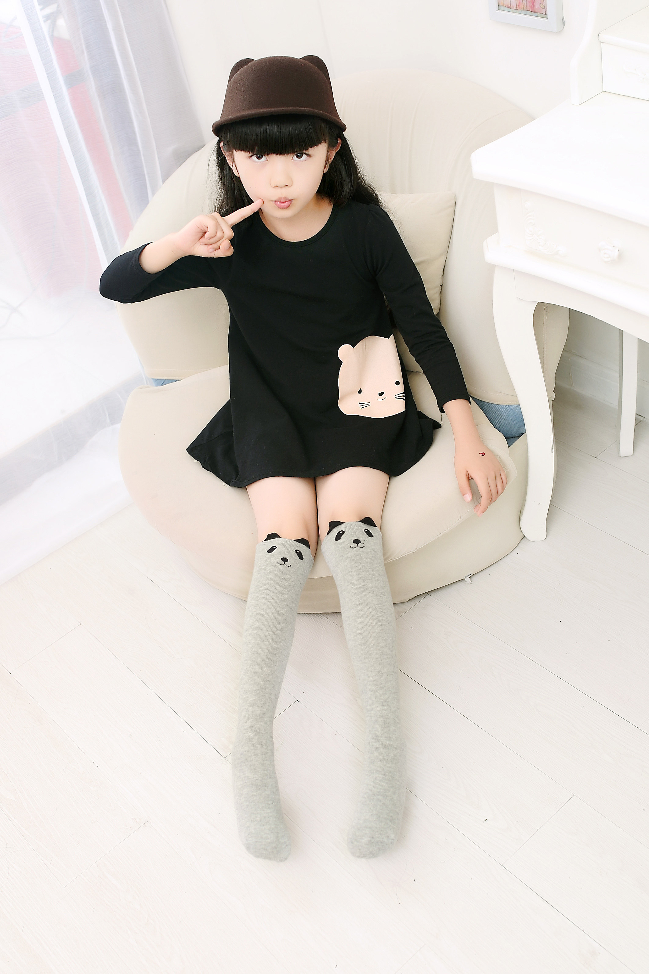 春秋夏韩版女童中筒袜子黑白半腿袜儿童装长筒棉宝宝过膝高筒袜子