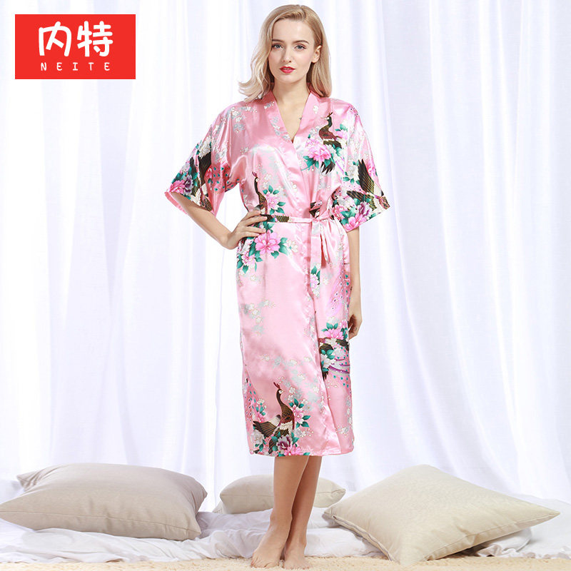 丝绸睡衣