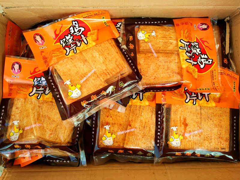 鸡汁馍片辣片鸡汁膜片辣条大包麻辣零食香辣干片辣包108gx5袋包邮