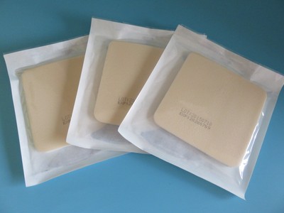 10*10cm医用硅凝胶泡沫敷料 泡棉底部有粘伤口褥疮贴 渗液快吸收