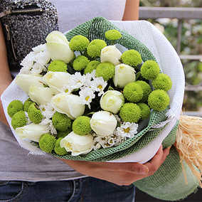 厦门鲜花店同城速递友情生日送闺蜜高端礼物进口小雏菊白玫瑰花束