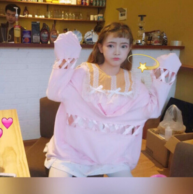 [国庆减价] 秋季日系原宿风软妹女背后亮丝绑带镂空连帽卫衣喇叭袖