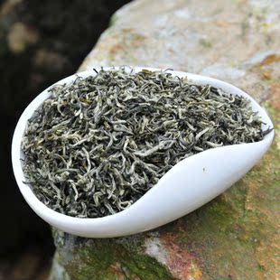 2015新茶上市 绿贵人春茶绿茶特级明前 碧螺春茶叶50克包邮