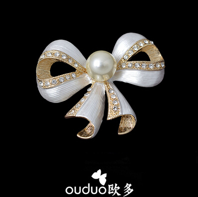 韩版时尚蝴蝶结胸针女士西服精美胸花珍珠披肩扣两用配饰饰品礼物