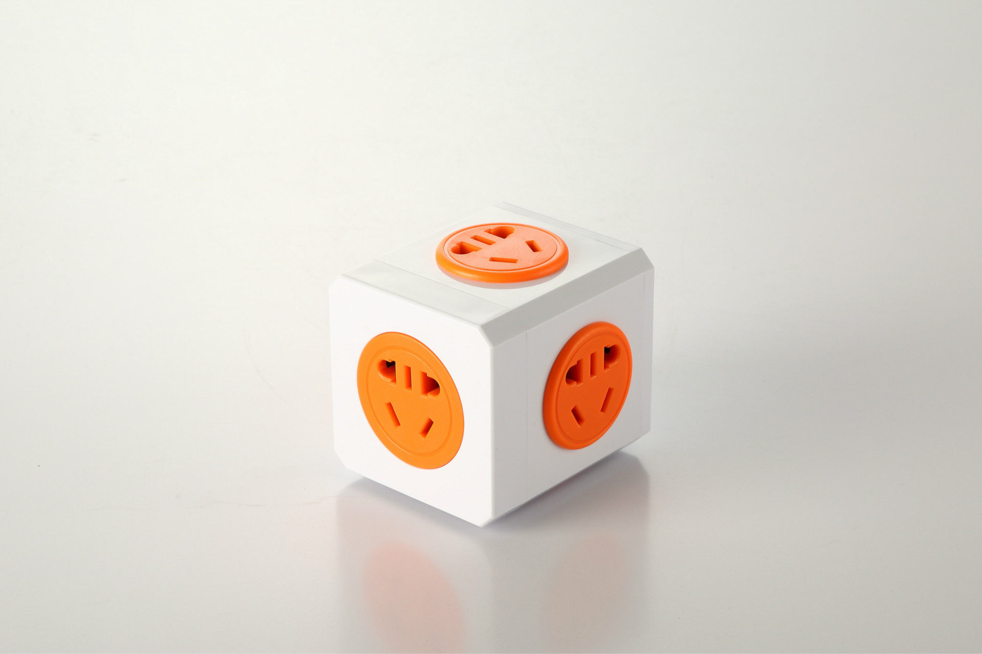 创意魔方usb塔形插座 3d魔方插座立式接线板无线转换一开全控插排