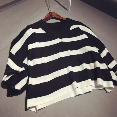 黑白条纹大码针织衫