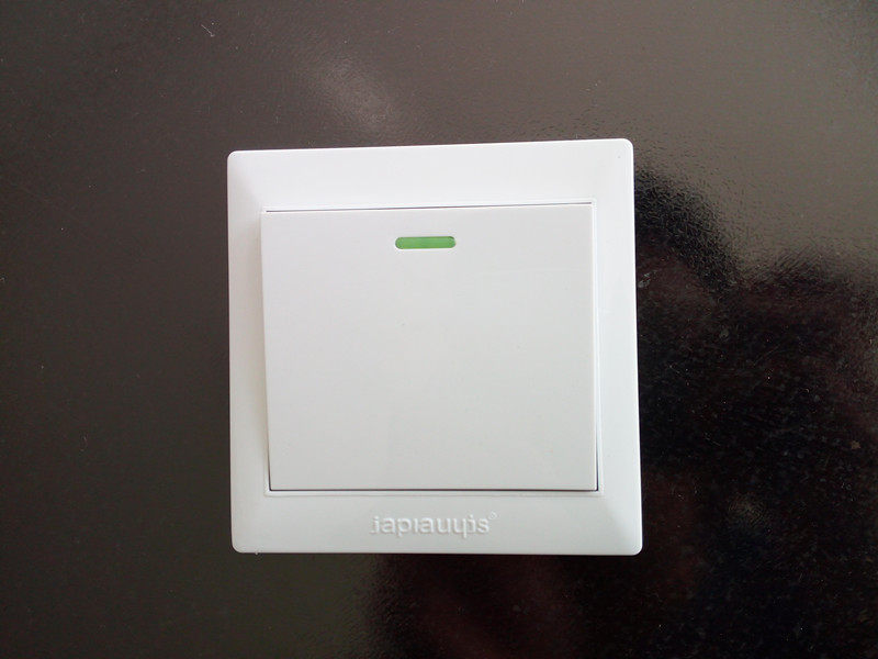 特价86型 暗装墙壁开关插座面板 一开单控双控开关 工程款系列