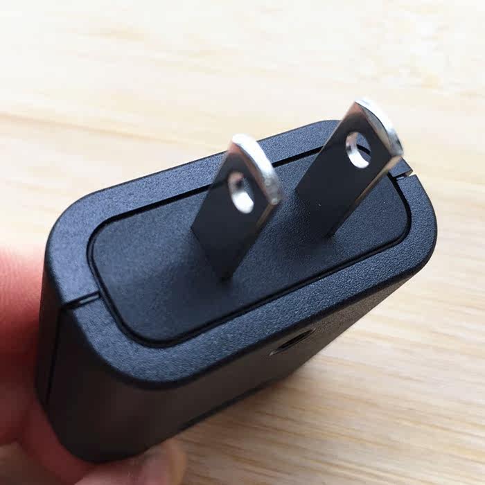 诺基亚6120 5230 5233 5530 c5-03 e63充电器 小孔圆口数据充电线