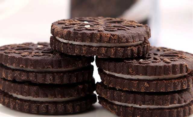 韩国原装进口乐天(黑)奥利奥奶油夹心饼干 办公休闲零食105g