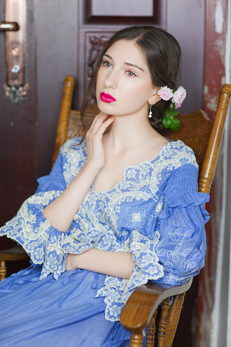 洛丽塔蓝色丝棉版丨复古重工精致绣花蕾丝连衣长裙丨简爱原创设计