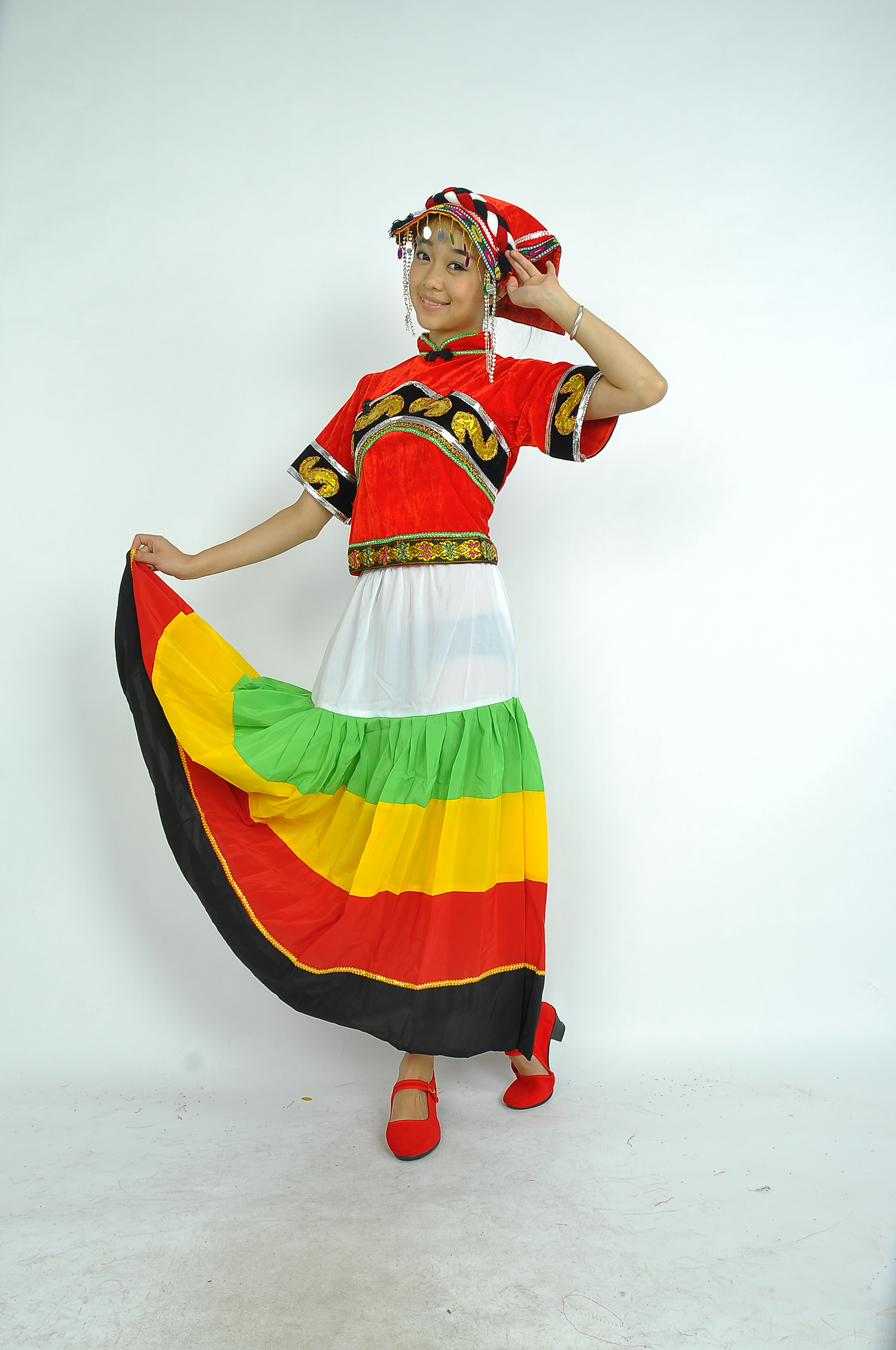 云南民族彝族服装/少数民族特色舞蹈表演服装/精美舞台演出服装