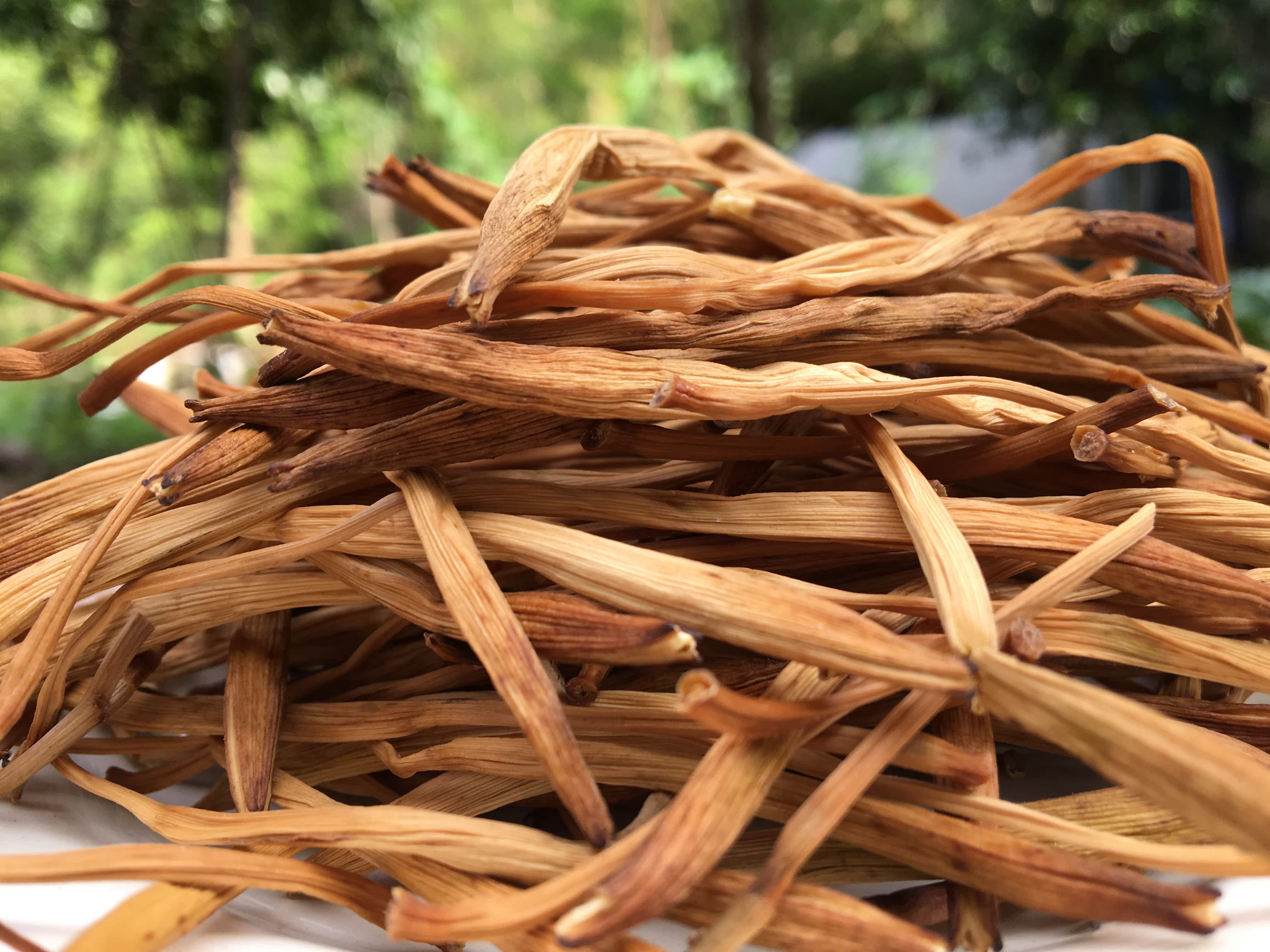 干货纯正天然野生黄花菜特级金针菜农家无硫磺孕妇批 发500g包邮