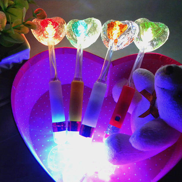 发光糖棒棒糖50支双灯可爱创意荧光糖果酒吧七彩蹦迪糖夜光玫瑰型