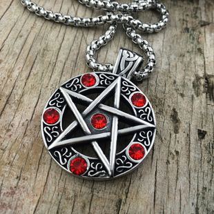 复古五芒星封印圆形吊牌钛钢吊坠项链五角星圆牌个性男女配饰品