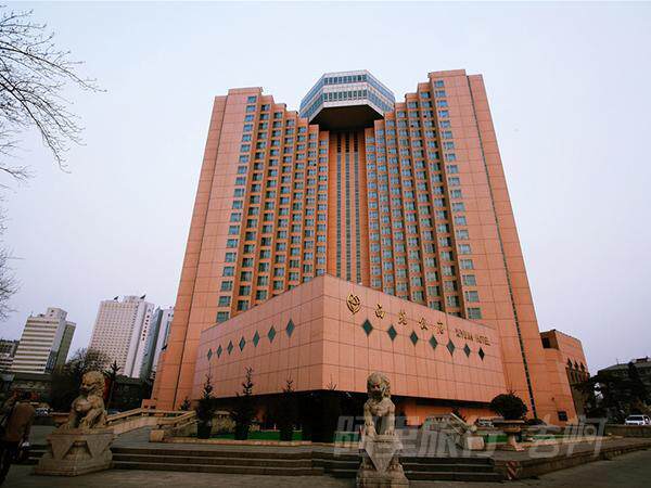 yf北京西苑饭店/主楼豪华客房(大床)/北京酒店预定