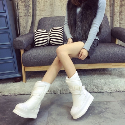 [疯狂继续] 白色雪地靴中筒靴厚底松糕鞋女冬加绒坡跟黑色内增高帮鞋